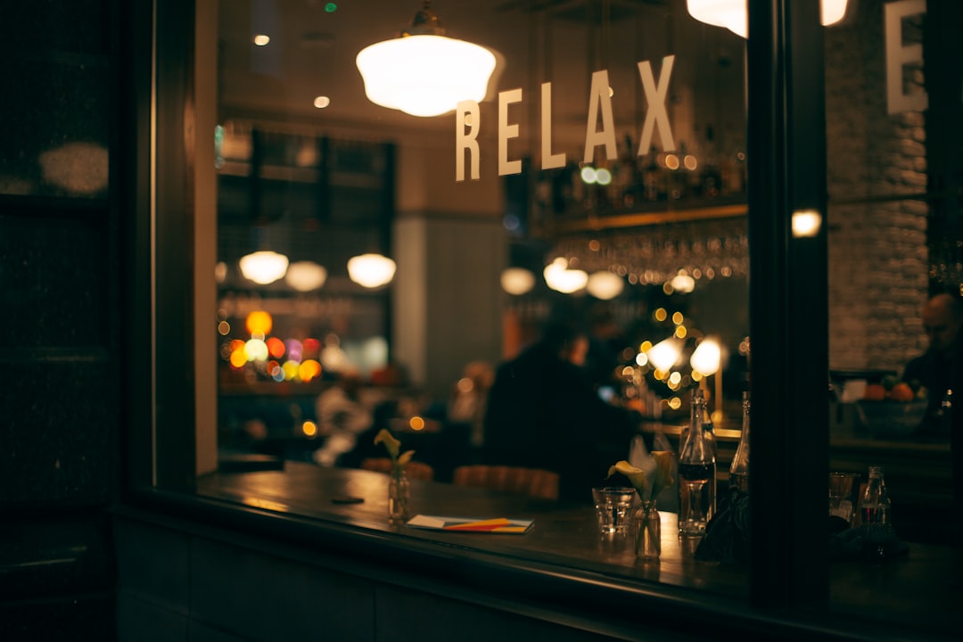 découvrez l'histoire fascinante du plus ancien restaurant du monde, où tradition culinaire et atmosphère authentique se rencontrent depuis des siècles. plongez dans une expérience gastronomique unique qui traverse le temps.