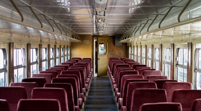 découvrez tout ce qu'il faut savoir sur les tarifs des billets de train, incluant les différentes options de prix, les réductions disponibles et des conseils pour économiser sur vos voyages en train.