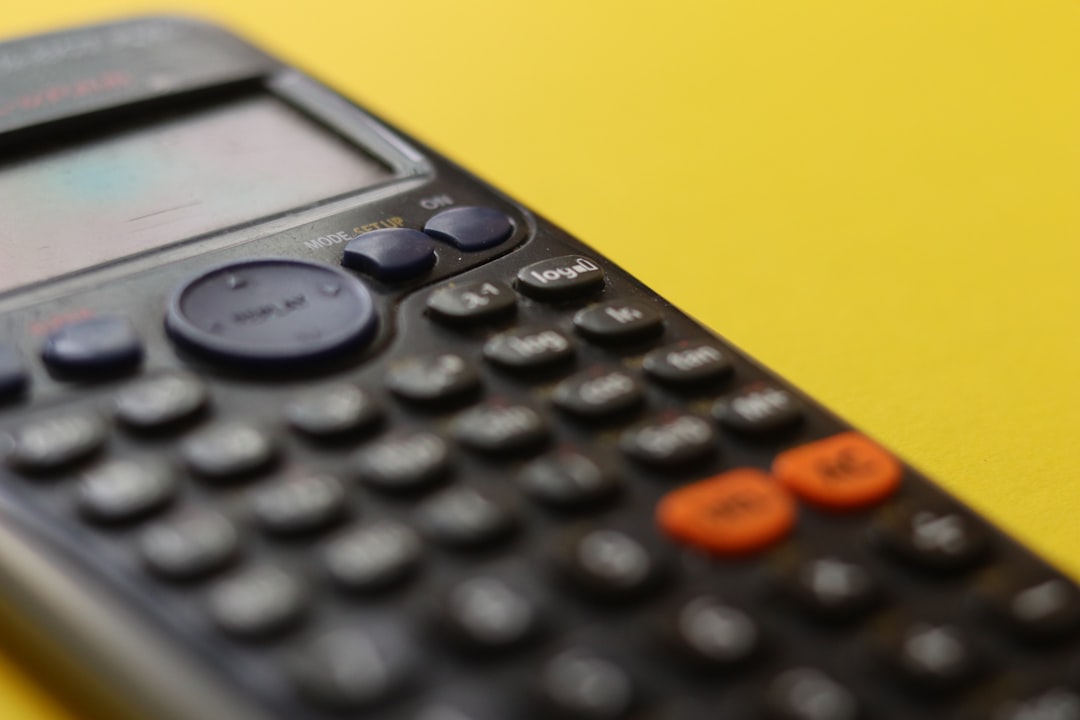 découvrez comment effectuer le calcul de la moyenne de manière simple et efficace. que ce soit pour des données scolaires, des résultats sportifs ou des analyses statistiques, apprenez les techniques essentielles pour obtenir des moyennes fiables et précises.