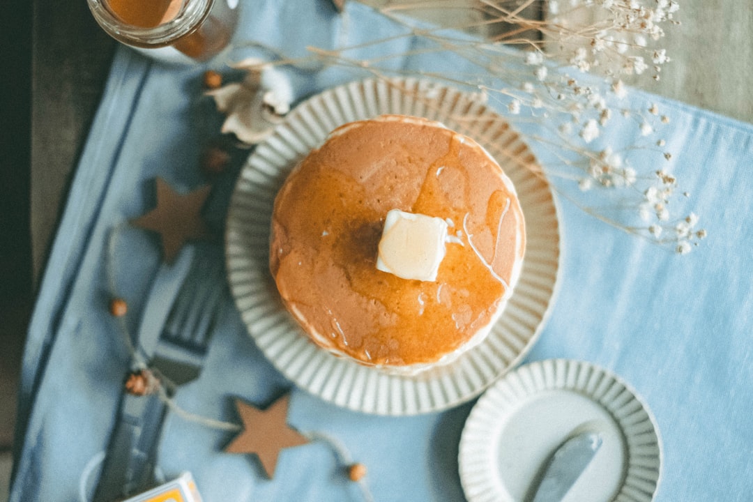 découvrez tout sur le beurre : ses types, ses bienfaits, des recettes savoureuses, et des astuces pour l'intégrer dans votre cuisine au quotidien. explorez les secrets du beurre et sublimez vos plats avec cet ingrédient incontournable.