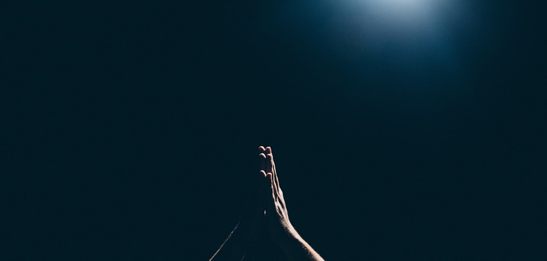 découvrez notre service de consultation en prière, où vous pouvez trouver soutien et guidance spirituelle. que ce soit pour des conseils personnels, des réflexions ou une quête de paix intérieure, notre équipe est là pour vous accompagner dans votre cheminement spirituel.