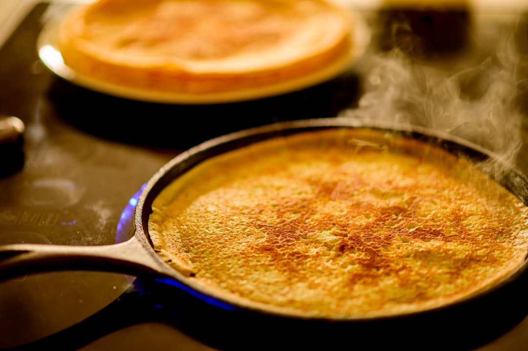 découvrez la délicieuse variété de crêpes : sucrées ou salées, garnies de fruits, chocolat ou fromage, un régal pour toutes les occasions. apprenez à les préparer facilement chez vous et régalez vos proches avec des recettes simples et savoureuses.