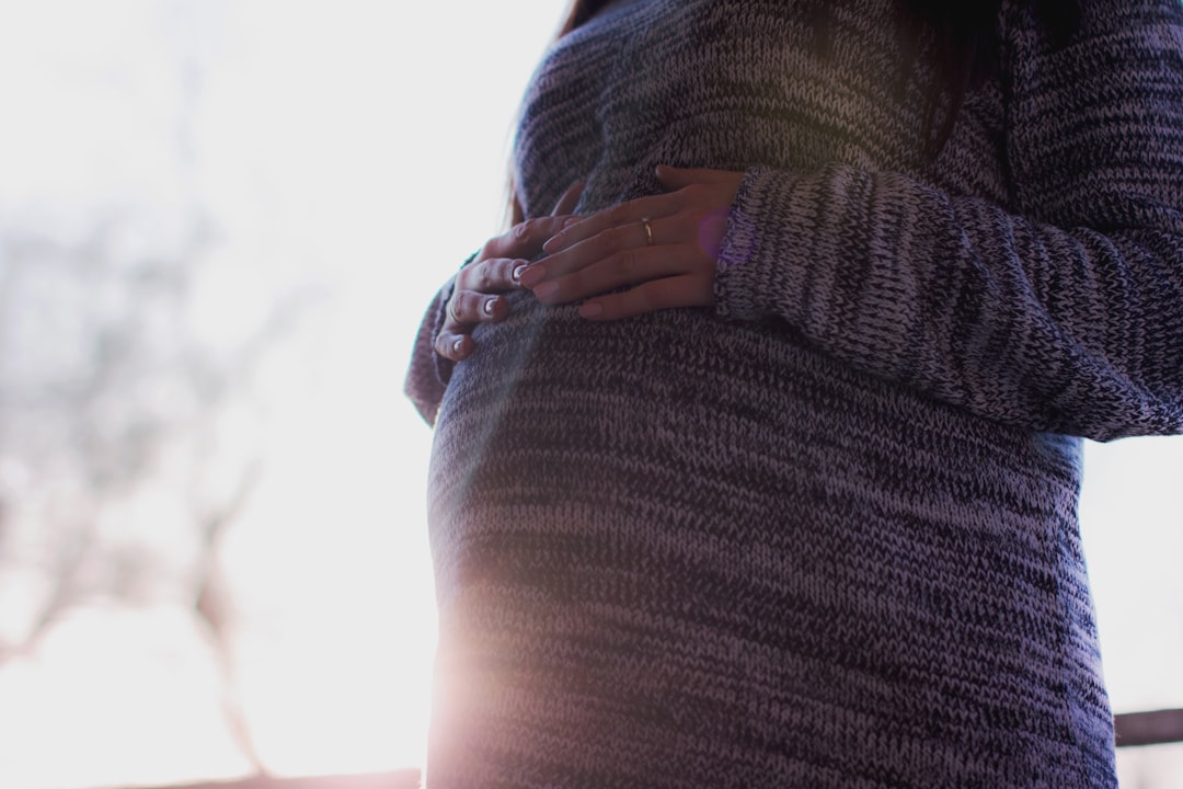 découvrez les symptômes de grossesse les plus courants, de la fatigue aux nausées, et apprenez à les reconnaître pour vous accompagner tout au long de cette belle aventure. informez-vous sur les signes précoces et préparez-vous à accueillir votre futur enfant.