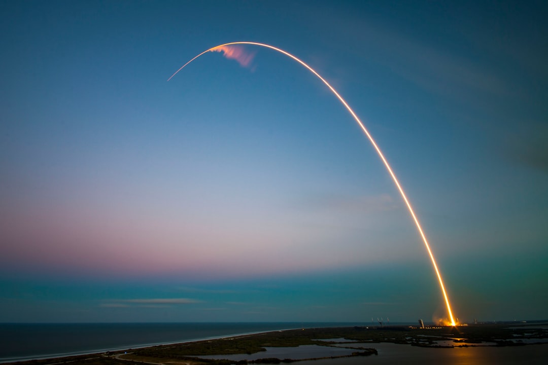 découvrez le monde fascinant des satellites, ces merveilles technologiques qui orbitent autour de la terre et nous permettent d'accéder à des informations essentielles, de communiquer et d'explorer l'univers. apprenez comment ils fonctionnent et leur impact sur notre vie quotidienne.