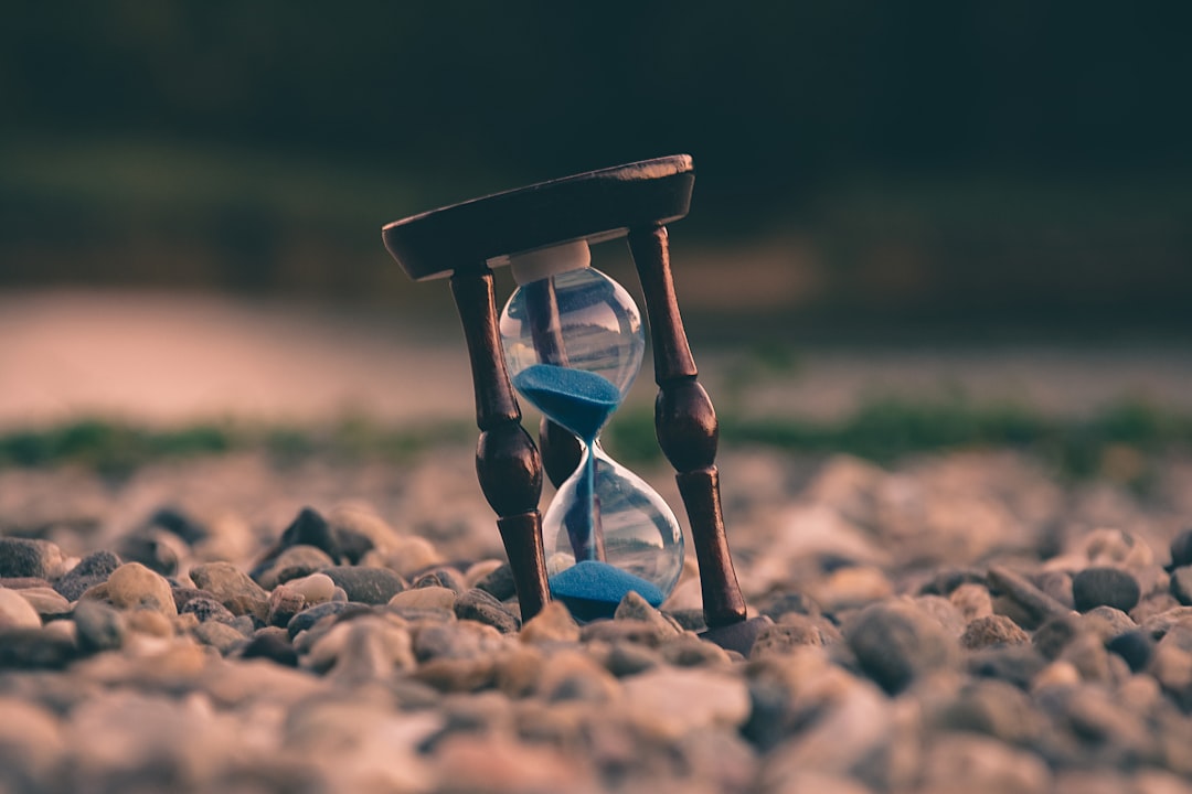 découvrez la signification et l'importance du temps dans notre vie quotidienne. plongez dans des réflexions sur la gestion du temps, son impact sur nos routines et les conseils pour en tirer le meilleur parti.