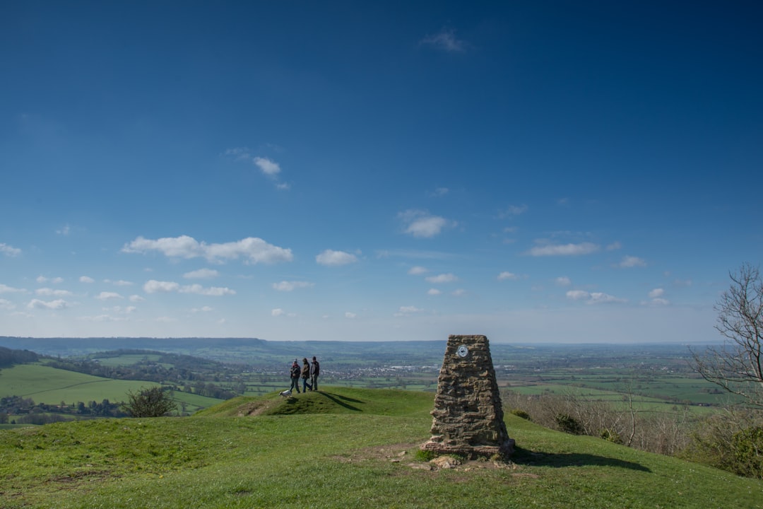 découvrez l'uk, un pays riche en histoire, culture et paysages variés. que vous souhaitiez explorer londres, admirer les châteaux écossais ou vous plonger dans la musique galloise, l'uk a quelque chose à offrir à tous les voyageurs.