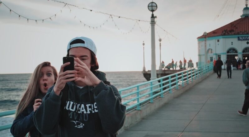 découvrez l'univers des youtubers : les créateurs de contenu qui divertissent et éduquent des millions de personnes à travers le monde. explorez leurs chaînes, astuces et tendances sur la plateforme vidéo la plus populaire.