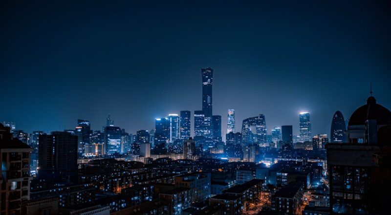 découvrez beijing, la capitale dynamique de la chine, où l'histoire millénaire se mêle à la modernité captivante. explorez la cité interdite, la grande muraille et plongez dans la culture locale à travers sa cuisine délicieuse et ses traditions fascinantes.