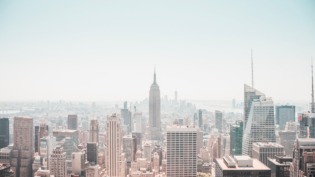 découvrez ce qu'est un 'business day' et son importance dans le monde des affaires. apprenez comment ces jours ouvrables influencent les transactions, la planification et les opérations quotidiennes des entreprises.