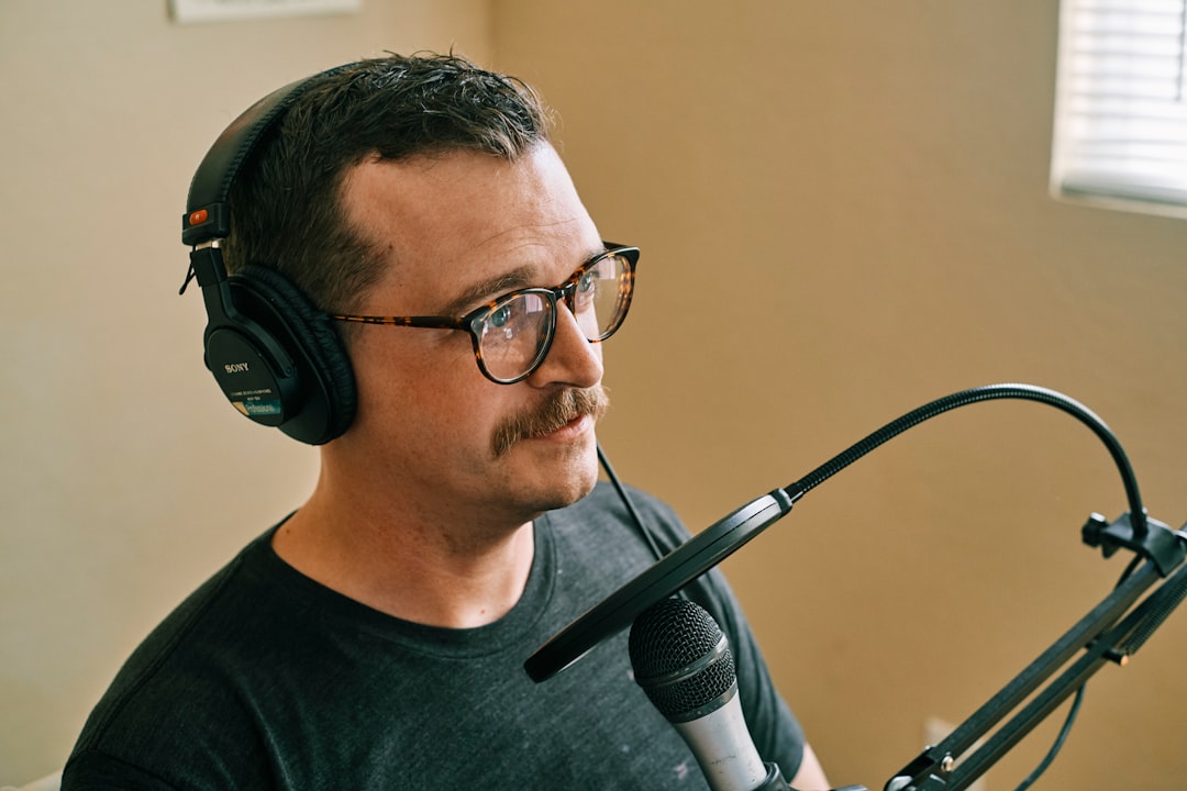 découvrez notre solution de call recording qui vous permet d'enregistrer et d'analyser vos appels téléphoniques pour améliorer la qualité du service client, garantir la conformité et optimiser vos performances commerciales.