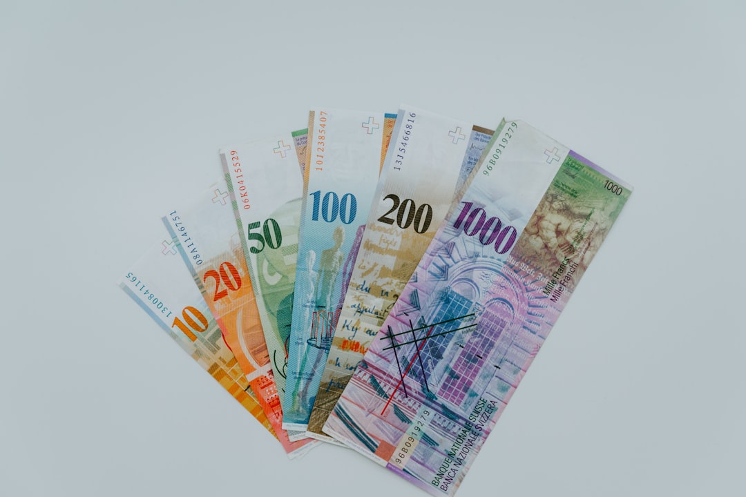découvrez tout ce qu'il faut savoir sur les limites de dépôt en espèces. informez-vous sur les réglementations, les raisons derrière ces plafonds et comment elles peuvent affecter vos transactions bancaires.