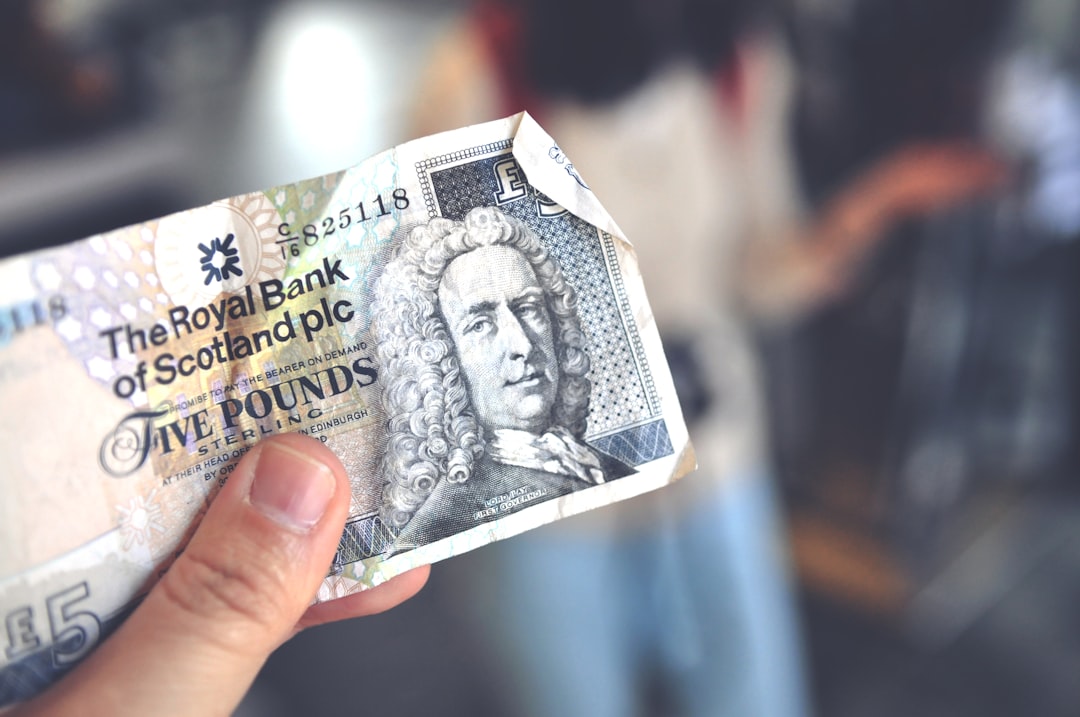 découvrez tout ce qu'il faut savoir sur les limites de dépôt d'argent comptant. informez-vous sur les exigences bancaires, les implications pour vos transactions et comment optimiser vos dépôts. restez en contrôle de vos finances avec nos conseils et astuces sur les dépôts d'argent.