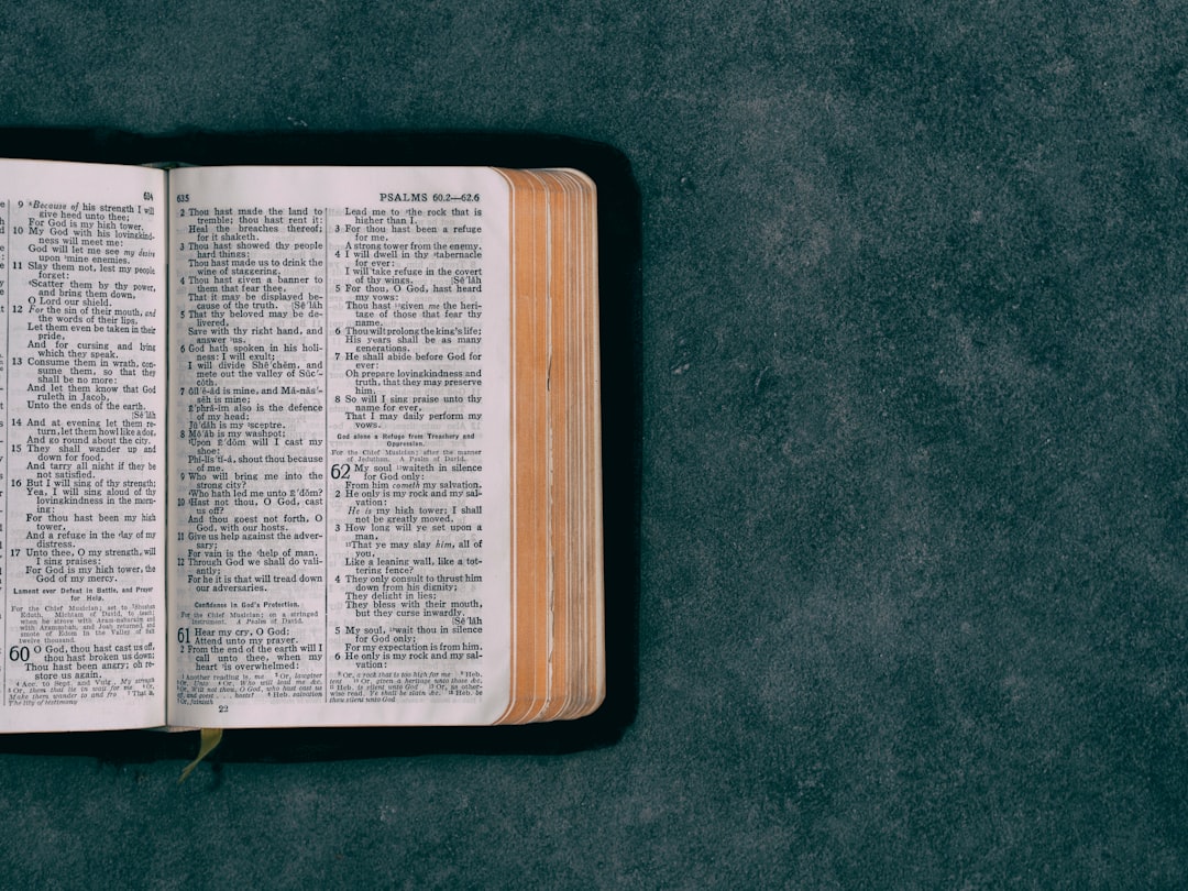découvrez les fondements, les croyances et l'impact de la christianité sur la culture et la société. explorez les différentes dénominations, les enseignements de jésus-christ et l'influence historique de cette foi à travers le monde.