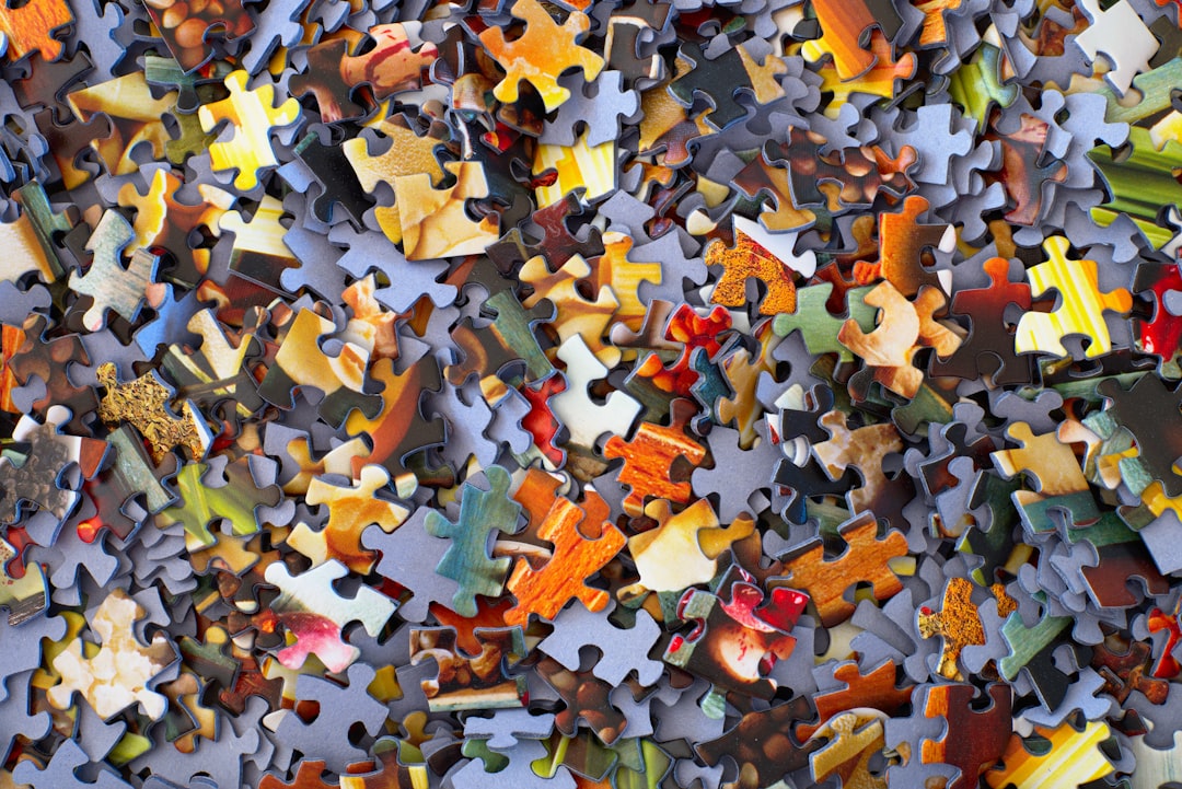 découvrez le phénomène de la confusion, ses causes et ses effets sur notre perception et nos décisions. explorez des conseils pratiques pour surmonter la confusion et retrouver la clarté d'esprit.