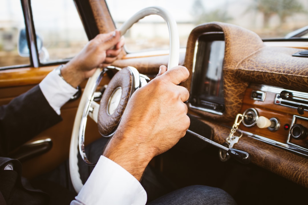 vérifiez l'authenticité des permis de conduire avec notre service de vérification de permis de conduire. assurez-vous de la validité des licences rapidement et facilement pour une tranquillité d'esprit optimale.