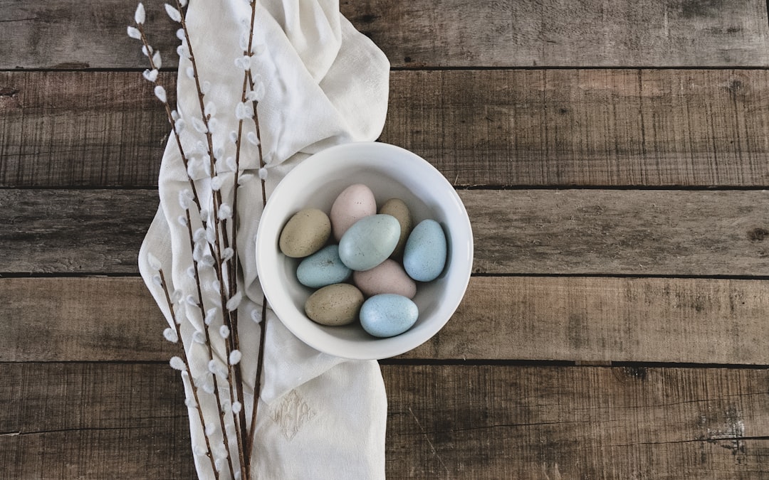 découvrez la magie de pâques avec notre guide complet : histoires, traditions, recettes délicieuses et idées d'activités pour célébrer cette fête joyeuse en famille.