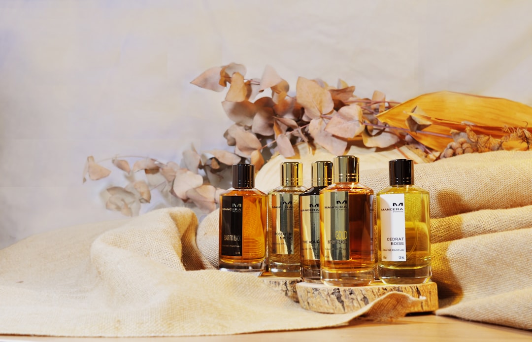 découvrez notre sélection de parfums de luxe, alliant élégance et sophistication. explorez des fragrances haut de gamme qui séduisent les sens et laissent une impression durable. offrez-vous le meilleur de la parfumerie avec nos créations les plus coûteuses.