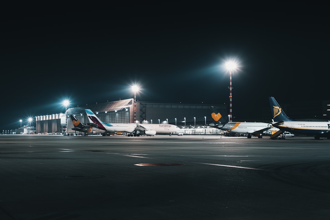 découvrez les avions les plus rapides au monde, alliant technologie avancée et performances spectaculaires. plongez dans l'univers fascinant de l'aviation, où la vitesse atteint des sommets incroyables!