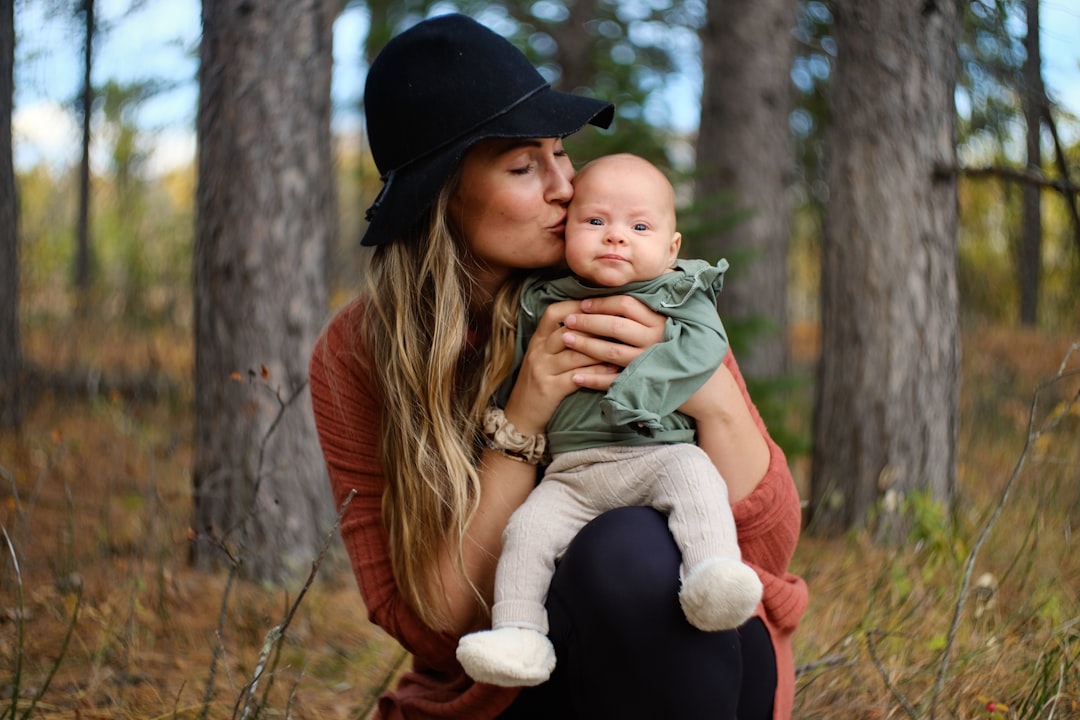 découvrez l'univers des baisers avec notre guide complet sur les différentes nuances et gestes des kisses. apprenez les techniques, les significations et les émotions derrière chaque baiser, et comment ils peuvent enrichir vos relations amoureuses.