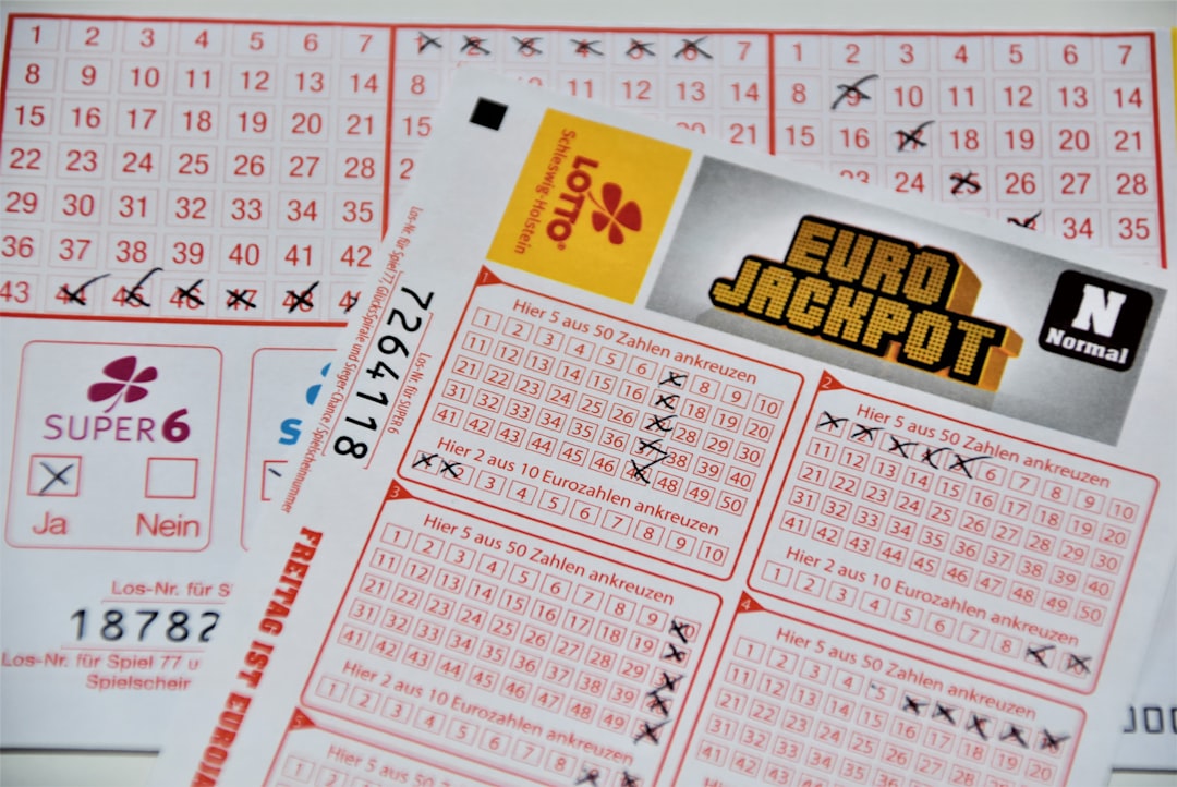 découvrez l'univers exaltant de la loterie : des jeux de hasard passionnants, des millions à gagner et des rêves à réaliser. que vous soyez un joueur occasionnel ou un passionné, essayez votre chance et transformez votre vie avec la loterie !