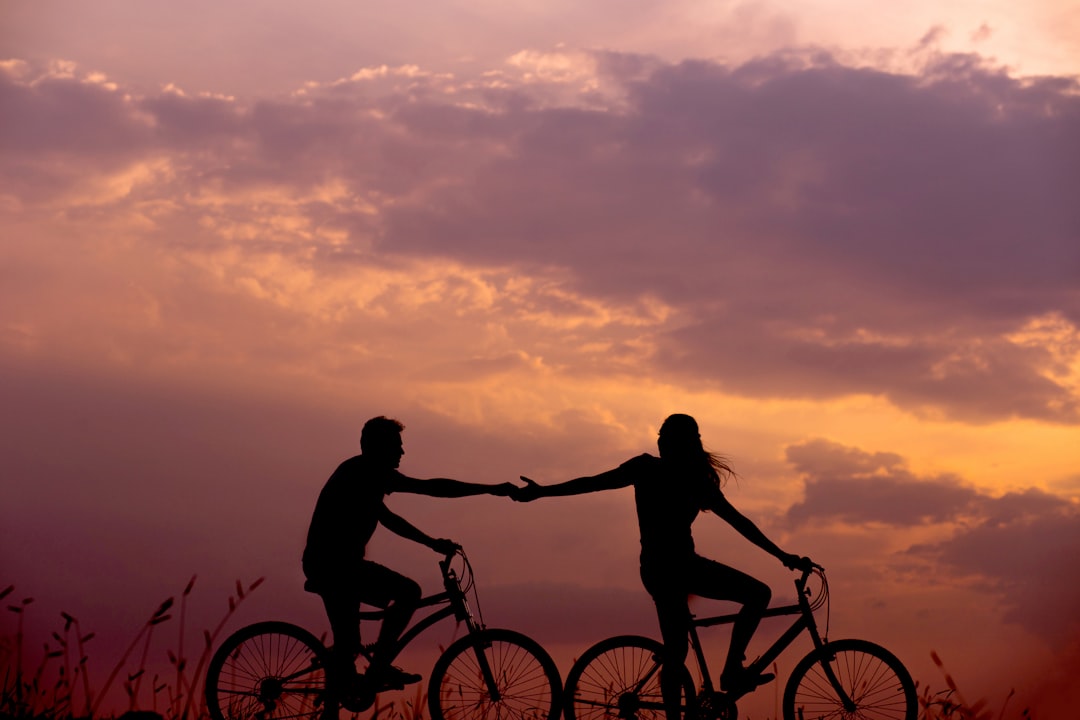 découvrez l'essence de l'amour à travers des histoires passionnantes, des conseils relationnels et des réflexions profondes. plongez dans un monde où les émotions prennent vie et explorez les multiples facettes de ce sentiment universel.