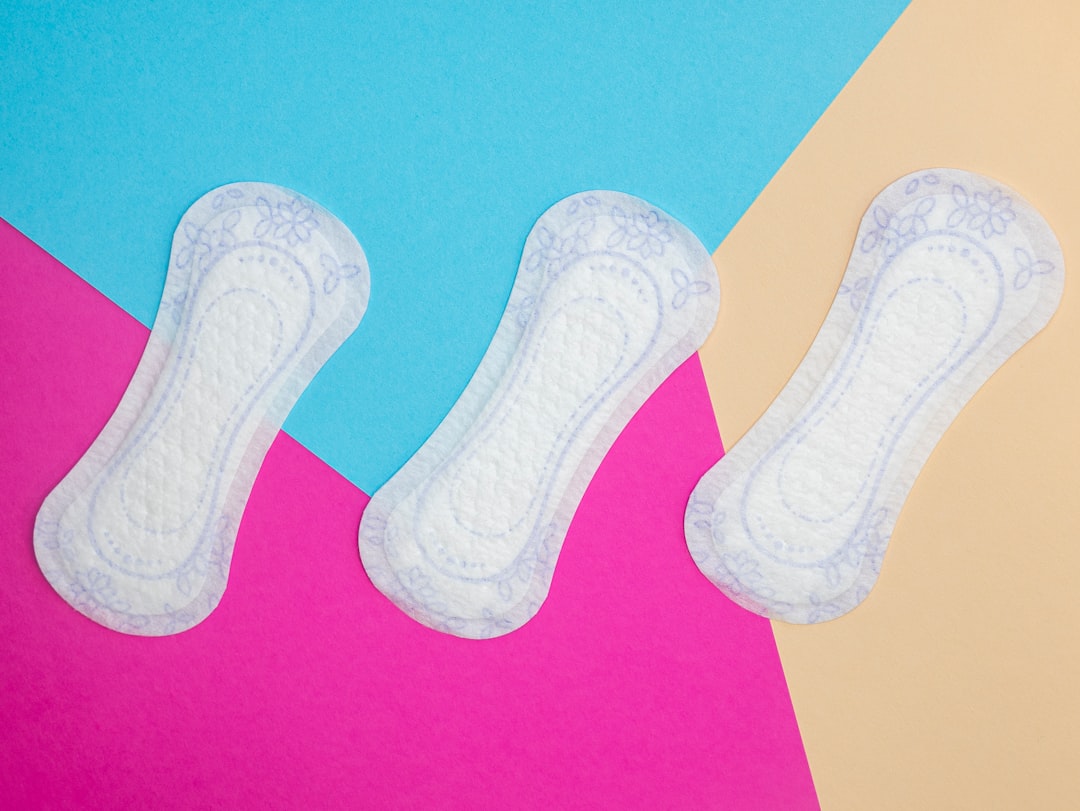 découvrez les causes et solutions possibles aux retards menstruels. informez-vous sur les facteurs de santé, le stress et d'autres influences qui peuvent perturber votre cycle. restez informée et prenez soin de votre bien-être.