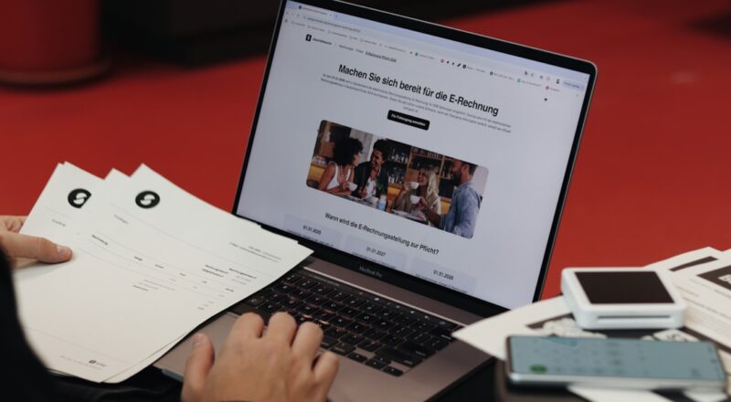 découvrez tout ce qu'il faut savoir sur les smartphones d'espionnage : fonctionnalités, modèles, et conseils d'utilisation pour surveiller discrètement vos proches ou protéger votre vie privée.
