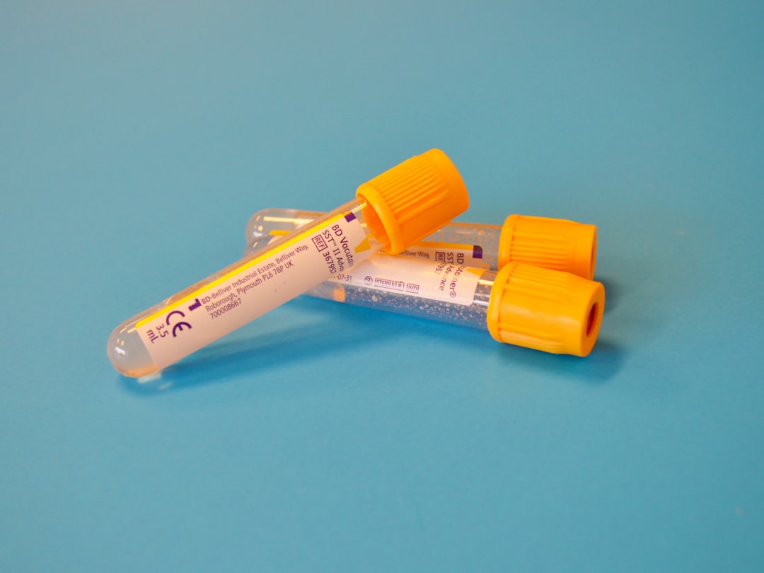 découvrez tout ce que vous devez savoir sur les tests sanguins : leur importance, les différents types disponibles et comment les préparer pour obtenir des résultats fiables. informez-vous sur le processus et les bénéfices des analyses de sang pour votre santé.