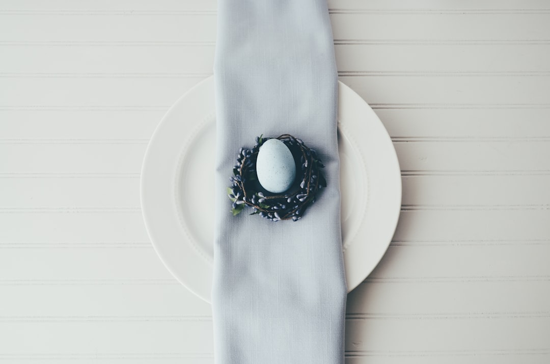découvrez tout sur le poids des œufs : comment il influence la cuisine, les astuces pour choisir les meilleurs œufs selon leur taille et l'impact sur vos recettes. informez-vous pour des préparations réussies !