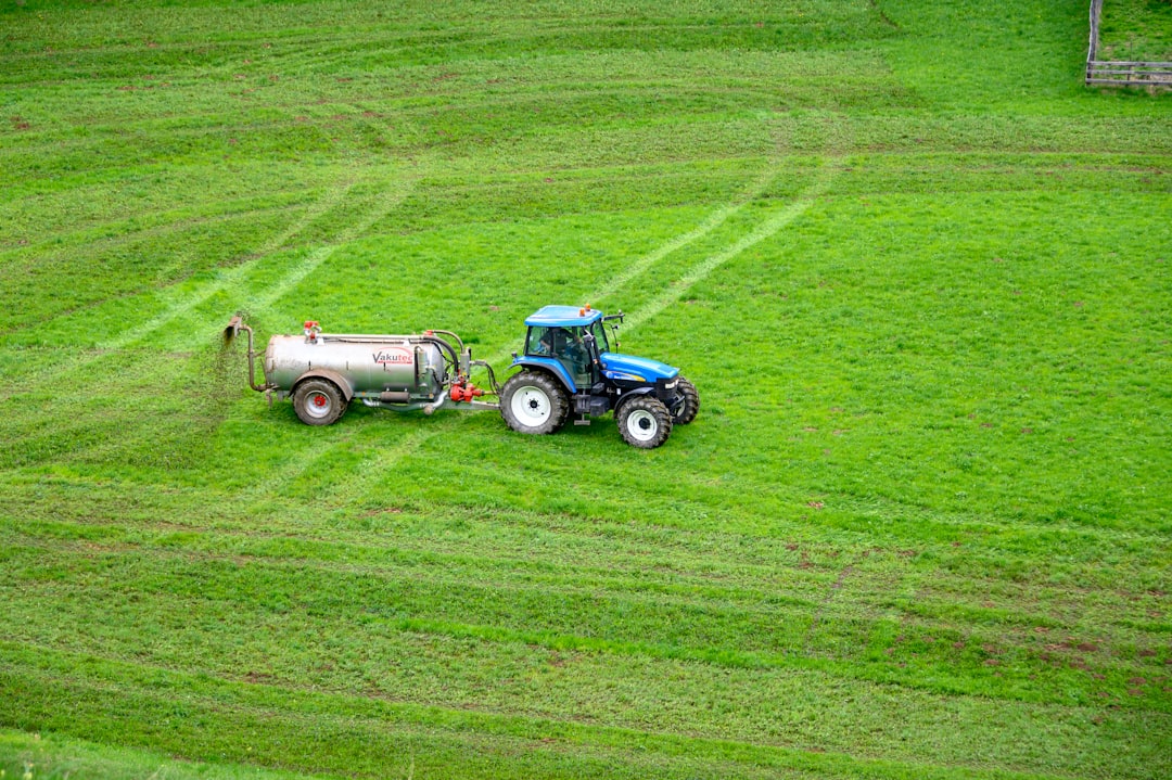 découvrez tout ce qu'il faut savoir sur la fertilisation : des techniques aux méthodes écologiques, en passant par l'importance des nutriments pour un sol sain et des récoltes abondantes. optimisez vos cultures et apprenez à enrichir votre terre avec nos conseils d'experts.