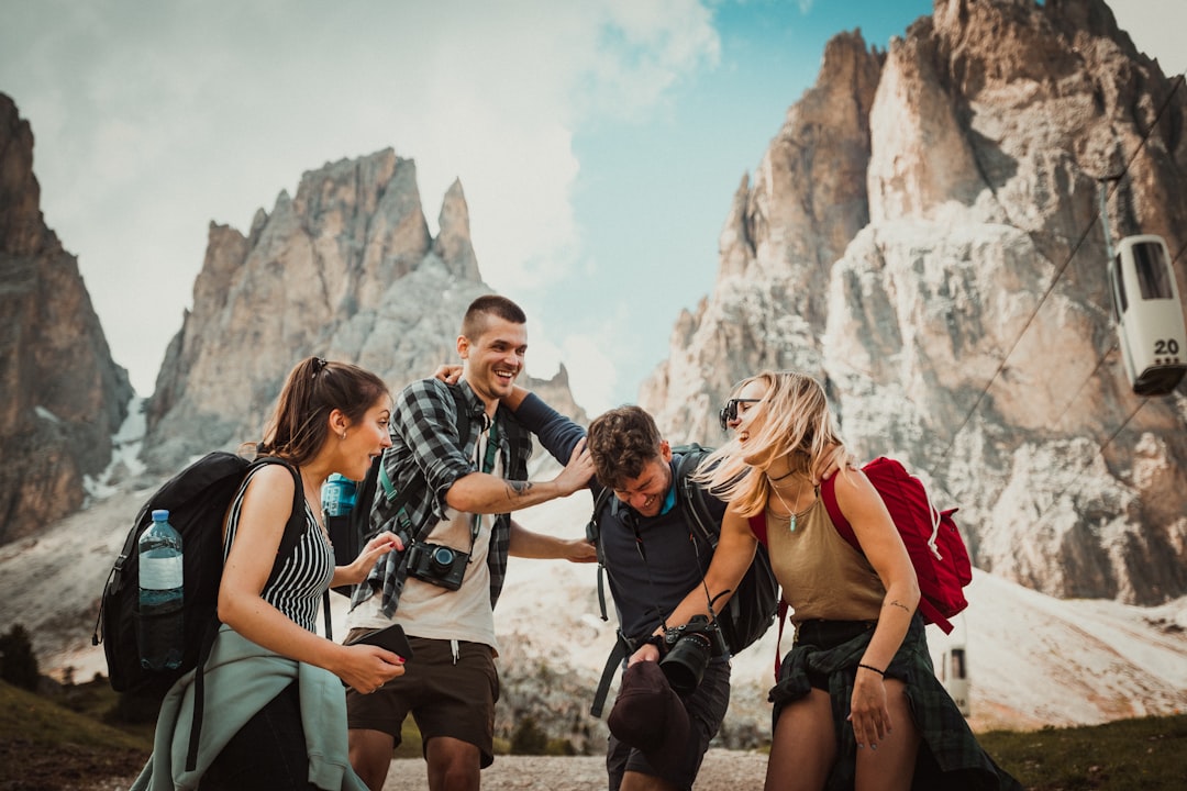 découvrez l'importance de l'amitié, ses bienfaits sur notre bien-être et comment cultiver des liens solides et sincères. explorez diverses facettes de l'amitié à travers des histoires inspirantes et des conseils pratiques.