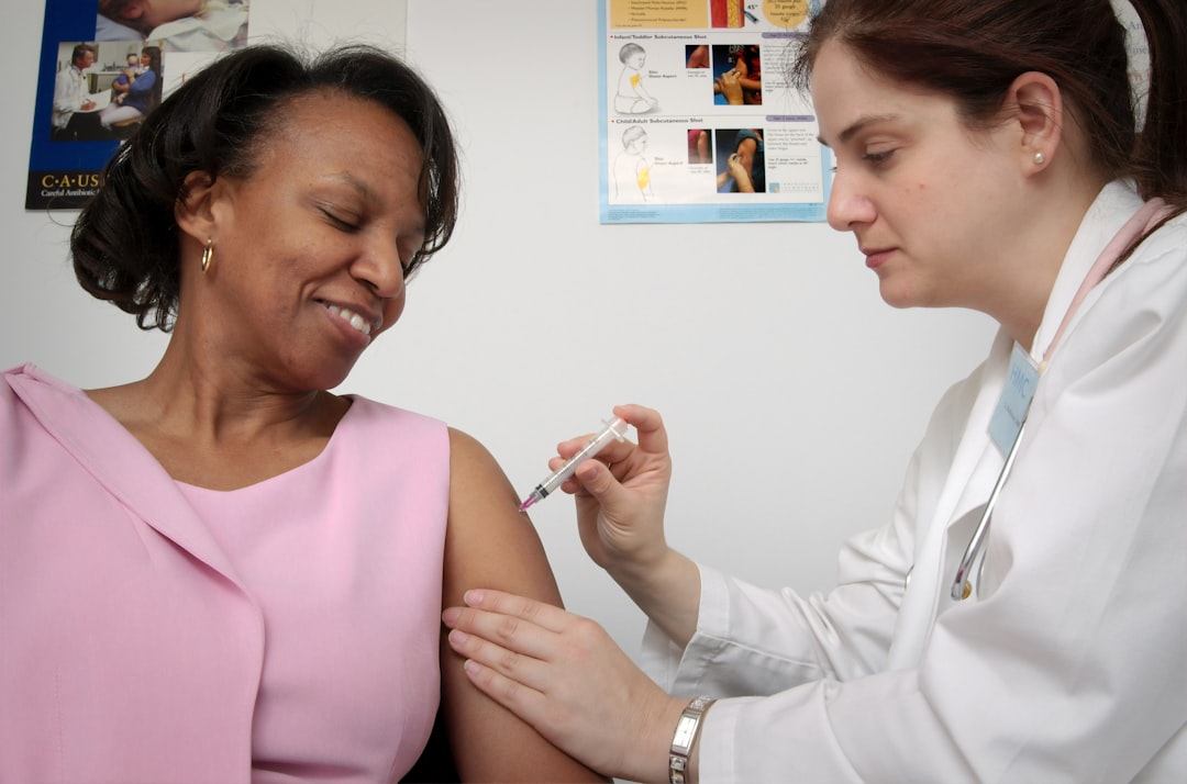 découvrez nos solutions d'assurance santé adaptées à vos besoins. protégez-vous et votre famille avec des couvertures complètes et des services personnalisés. prenez soin de votre santé avec confiance.
