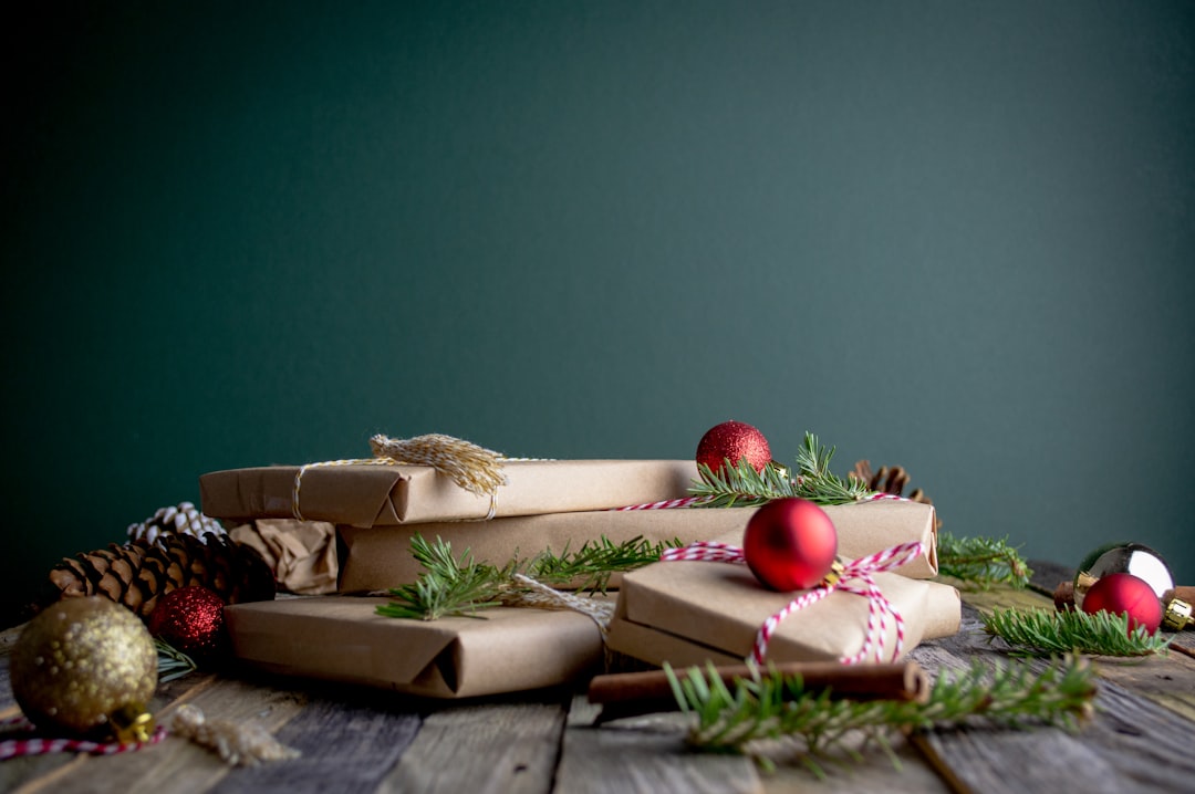 découvrez la mystique de noël orthodoxe, une célébration riche en traditions et en spiritualité. plongez dans les coutumes uniques, la liturgie et les repas festifs qui font de cette fête un moment précieux pour les familles et les communautés.