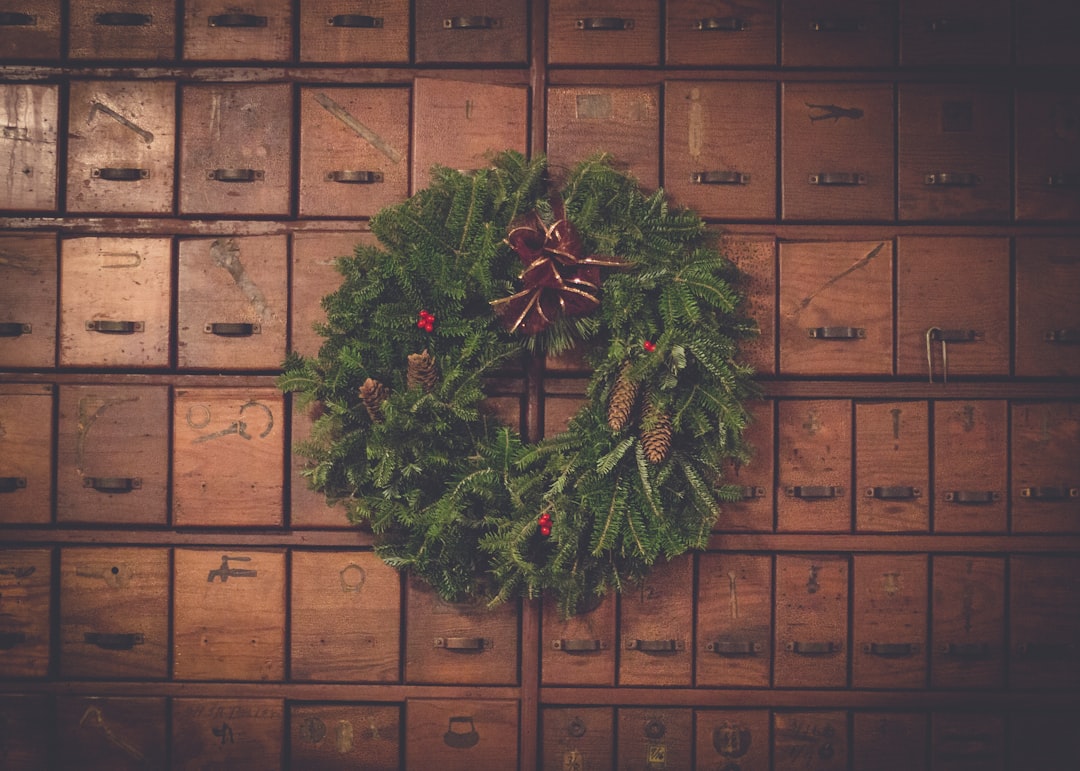 découvrez les traditions et célébrations de noël orthodoxe, une période riche en spiritualité et en fêtes uniques. explorez les coutumes, les repas typiques et les moments de partage qui font de cette fête un événement mémorable pour des millions de croyants à travers le monde.