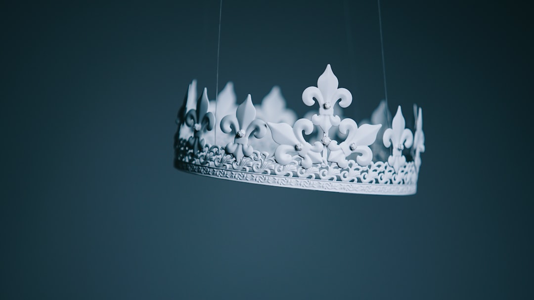 découvrez l'univers magique des princesses ! retrouvez les contes, l'histoire et les aventures captivantes de ces héroïnes légendaires qui fascinent petits et grands. plongez dans des récits enchanteurs et laissez-vous séduire par le charme intemporel des princesses.