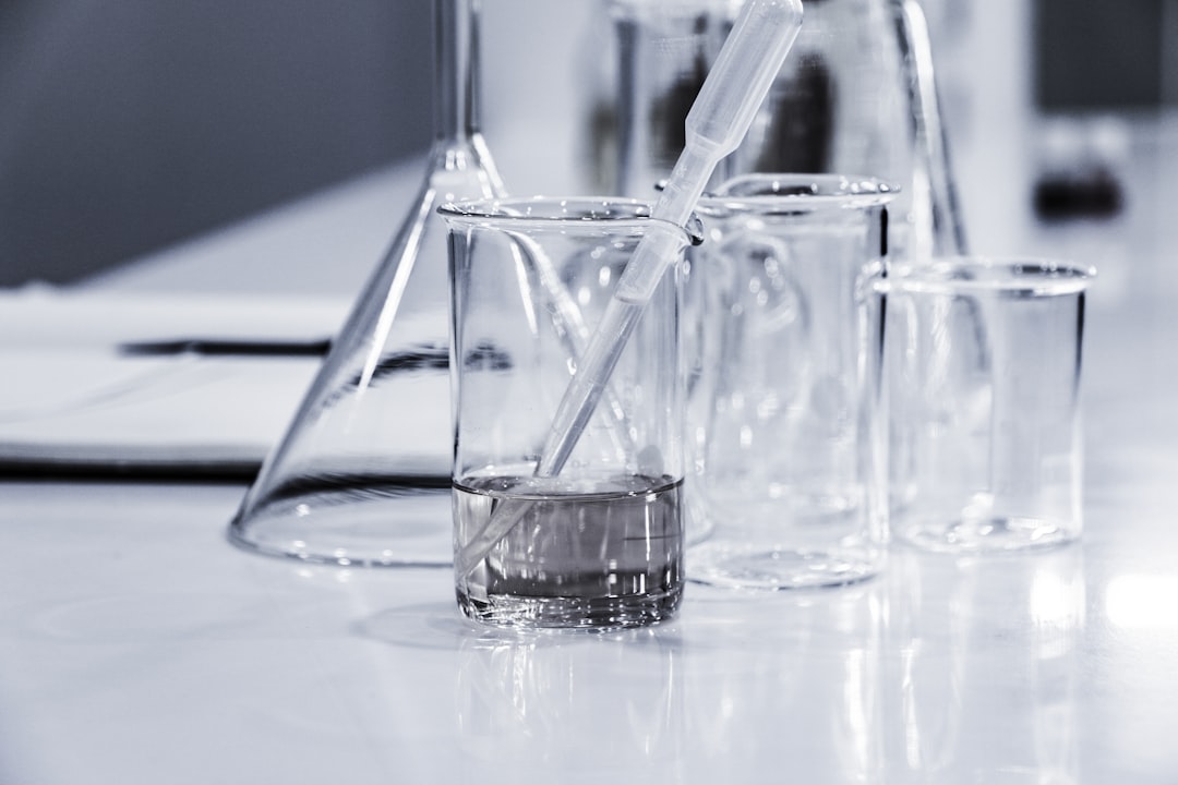 découvrez le fascinant univers de la science, domaine qui explore les mécanismes de notre monde, des lois de la physique aux découvertes en biologie. plongez dans les dernières avancées, les concepts innovants et les recherches passionnantes qui façonnent notre compréhension de l'univers.
