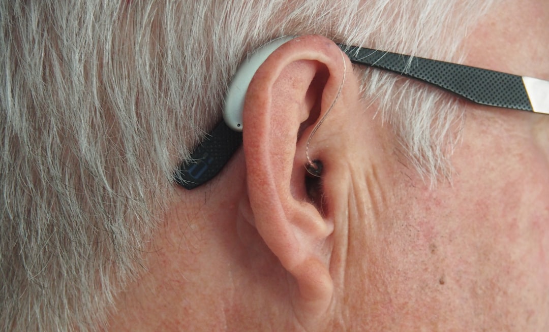 découvrez ce qu'est le tinnitus, ses causes, symptômes et traitements. apprenez à gérer les acouphènes et améliorez votre qualité de vie grâce à des conseils et des ressources utiles.
