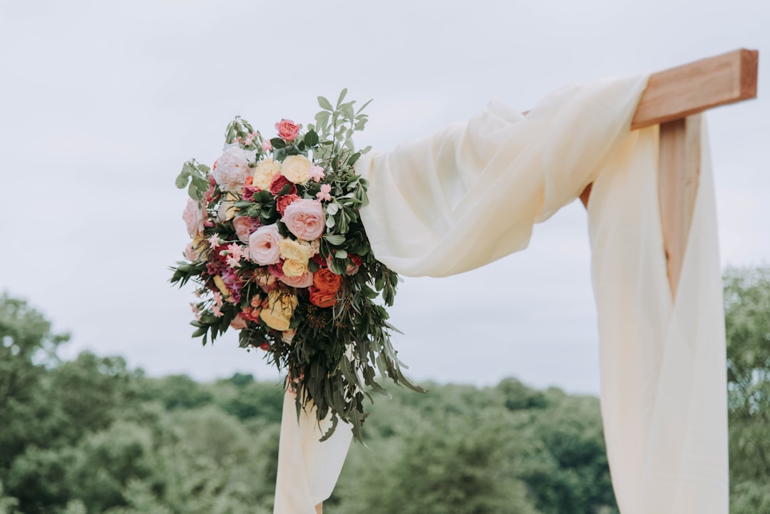 découvrez des idées inspirantes et des conseils pour célébrer vos anniversaires de mariage. que ce soit pour vos noces de coton, d'argent ou d'or, trouvez des suggestions originales pour rendre chaque année spéciale et mémorable.