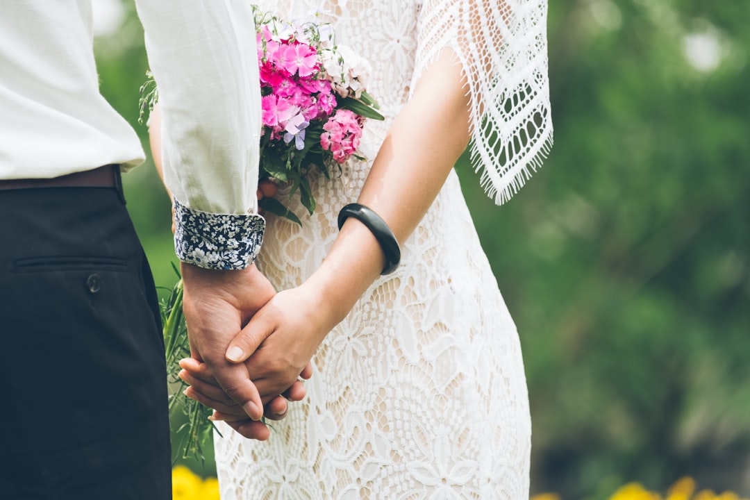 découvrez l'importance des anniversaires de mariage et des idées pour célébrer ces moments précieux. que ce soit pour des noces de coton, d'argent ou d'or, trouvez des inspirations pour rendre chaque année inoubliable.