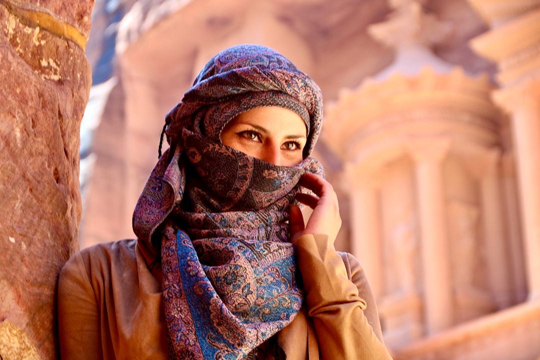 découvrez les merveilles du monde avec notre guide fascinant sur les 'wonders'. explorez les paysages époustouflants, les monuments emblématiques et les trésors naturels qui enchantent les voyageurs. joignez-vous à nous pour un voyage inoubliable à travers les merveilles que notre planète a à offrir.