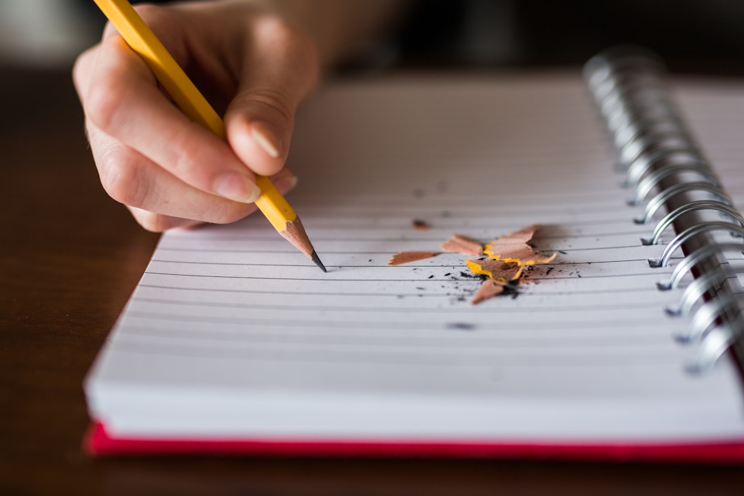 découvrez les règles essentielles de l'écriture pour améliorer votre style et votre clarté. apprenez à structurer vos idées, à choisir le bon vocabulaire et à éviter les erreurs courantes pour captiver vos lecteurs.